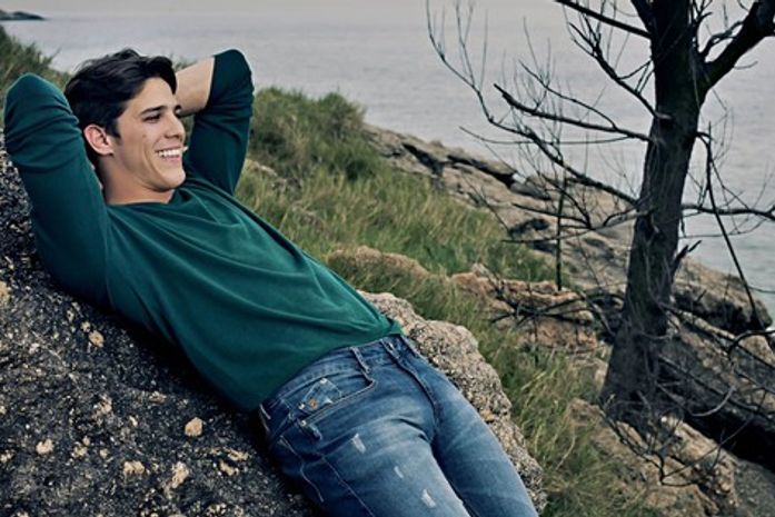 Rômulo Neto não chama relacionamento com Cleo de namoro: 'Sem lugar comum'