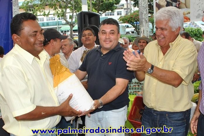 Prefeito fará entrega de máquinas e sementes como ações de incentivo a agricultura familiar