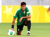 Jejum de faltas: Seleção busca  acertar o pé contra o México