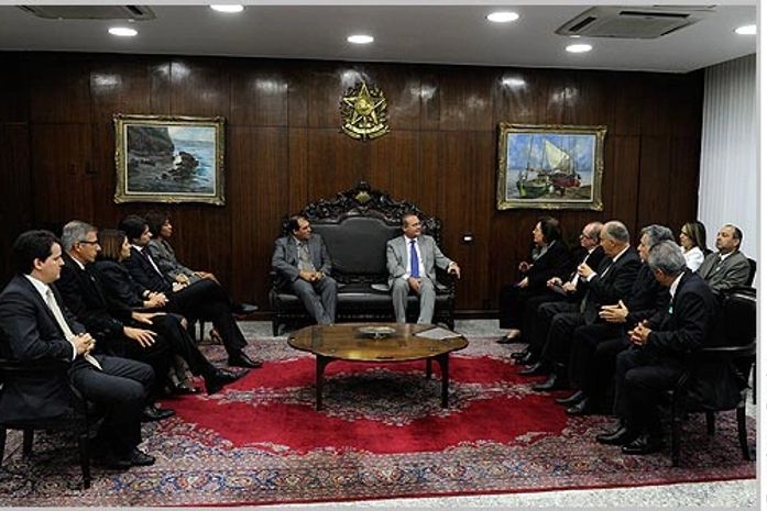 Associações e membros do Ministério Público pedem a Renan rejeição da PEC 37