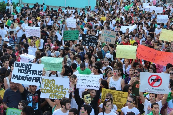Confira a galeria de fotos dos manifestantes durante protesto