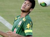 Neymar se irrita com ligações de madrugada e pede "limite" a fãs