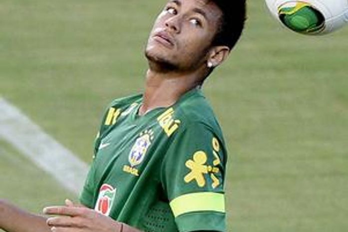 Neymar se irrita com ligações de madrugada e pede "limite" a fãs