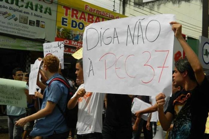 Estudantes foram às ruas para protestar contra Pec 37