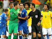 Árbitro reconhece equívoco ao validar segundo gol da Itália