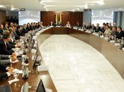 Rui Palmeira (lado esquerdo da foto) participou de reunião com a presidente Dilma Rousseff e com outros prefeitos e governadores  .