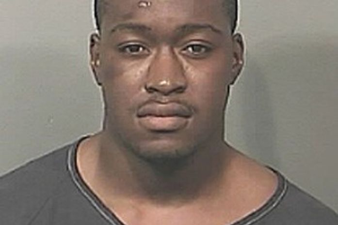 Homem é preso ao agredir o pai em discussão sobre como fazer refresco