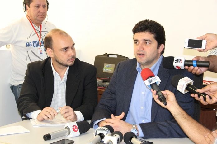 Prefeito e Superintendente da SMTT concederam entrevista coletiva nesta terça-feira (25)