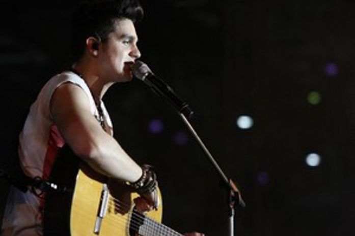 Luan divulga duas músicas novas para fãs 'cantarem junto no DVD'