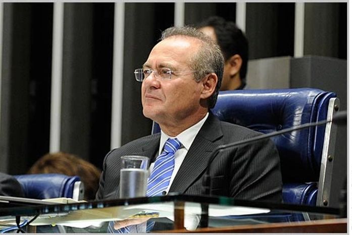 Renan presidiu a sessão que aprovou novos critérios para distribuição do FPE