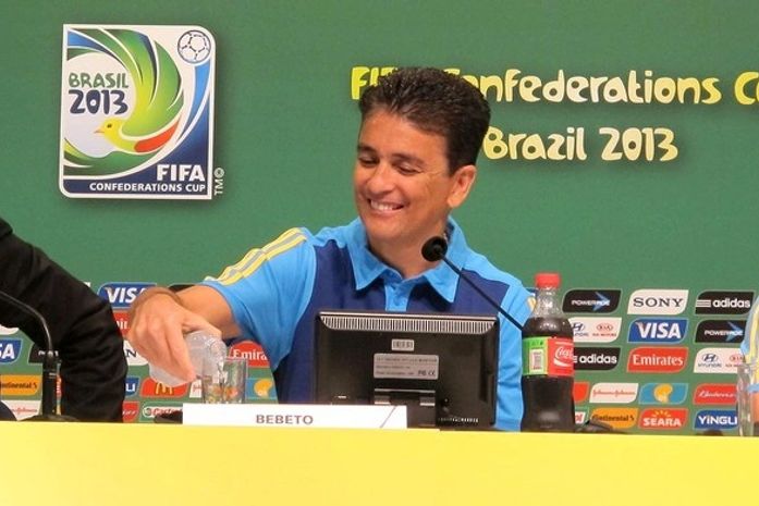 Bebeto lamenta a postura de Romário sobre Copa: 'Fico até um pouco triste'