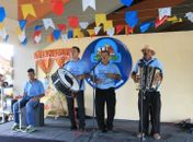 Forrozeiros animam último dia das festas juninas com forró nos Mercados