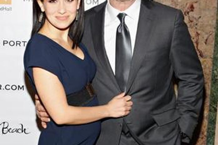 Ator Alec Baldwin deleta conta no Twitter após xingar jornalista