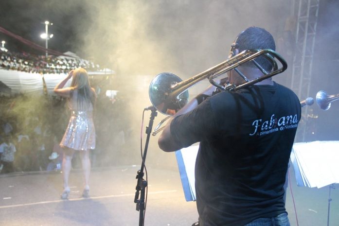 Cantora Fabiana Pimentinha foi a segunda atração a se apresentar
