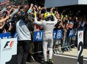 Vettel abandona, e Rosberg vence em GP atrapalhado por pneus