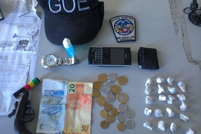 Material apreendido com os menores no interior