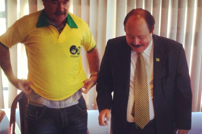 Almeida diz que vestirá camisa do PRTB para formar grupo para 2014