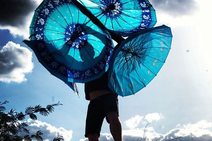 Delson Uchôa: um flâneur que vive entre o pop e o kitsch