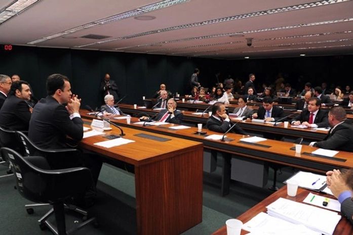 Sessão da Comissão de Direitos Humanos que aprovou projeto da "cura gay", na Câmara dos Deputados