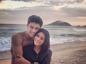 Carol Castro posta foto com namorado e se declara