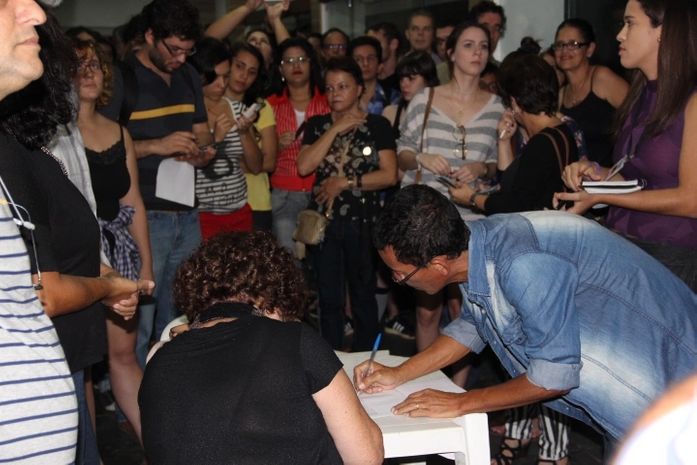 Manifesto contra fechamento do Cine Sesi