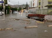 Ruas alagadas perto do viaduto João Lyra