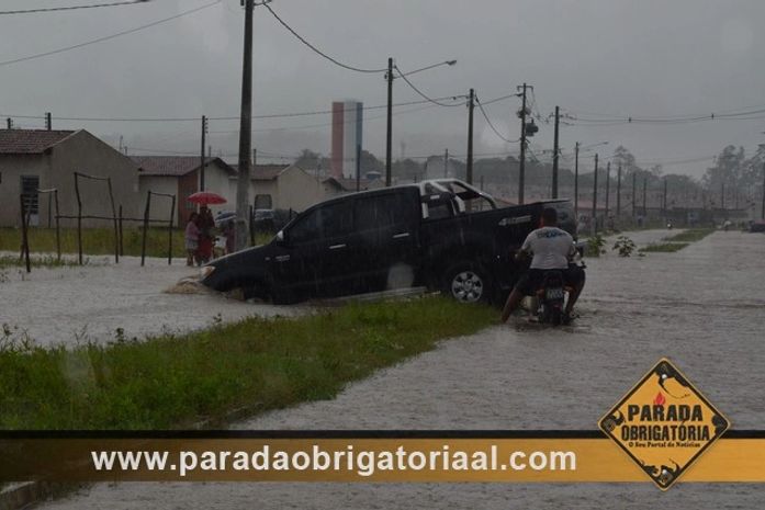 Conjunto habitacional ficou alagado