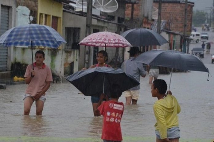 Famílias ficam ilhadas por conta das chuvas