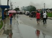Moradores realizam protesto 