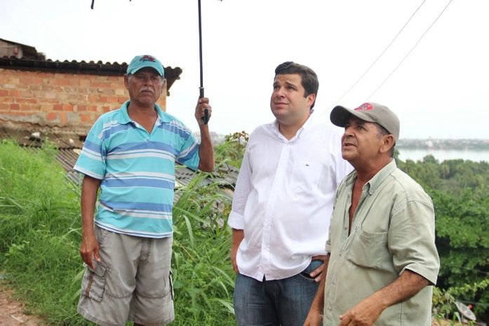 Vice-Prefeito visita áreas de risco no Mutange