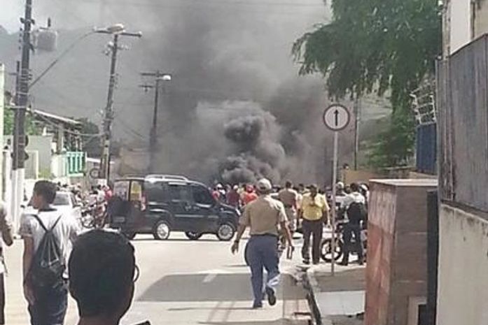 Protesto fecha principal avenida de Bebedouro