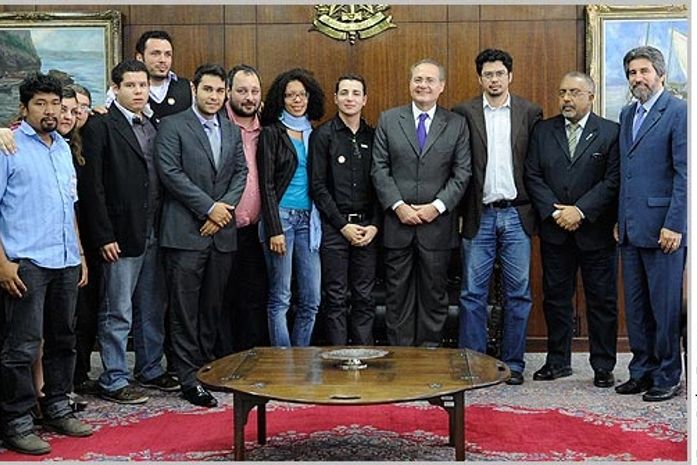 Renan se reuniu com jovens no gabinete da presidência do Senado