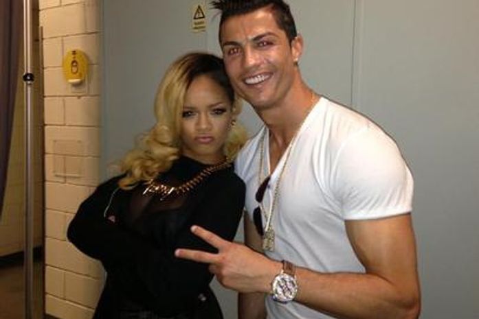Rihanna comete gafe ao falar de C. Ronaldo: "tenho muitos amigos gays"