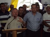 Biu falando ao lado do empresário Ricardo Barreto(de oculos).