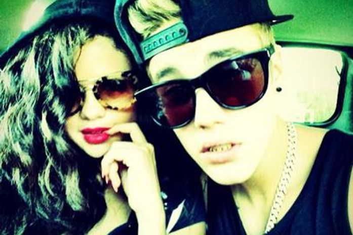 Bieber posta foto com Selena Gomez: "destruidora de corações"