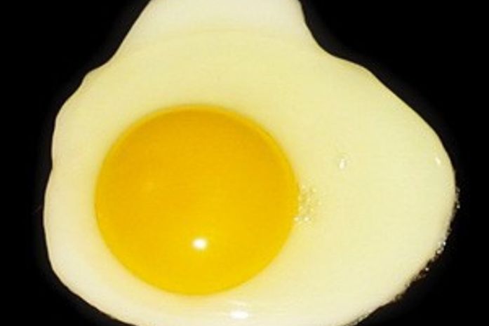 Canadense invadiu casa, tomou banho e usou cozinha nu para cozinhar ovos