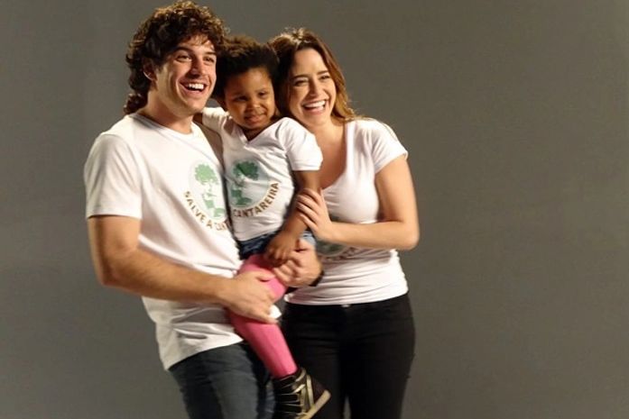 Malu e Bento posam juntinhos para campanha publicitária