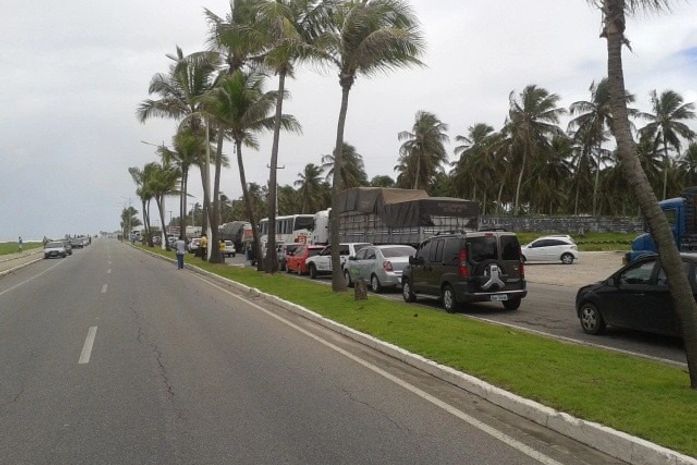 Trânsito lento devido protesto no Pontal