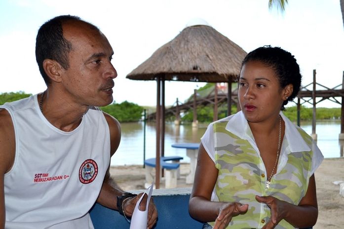 Bombeiro reencontra menina que salvou 16 anos atrás