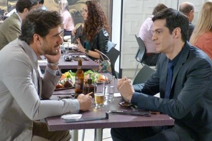 'Amor à Vida': Félix se oferece e Jacques diz que precisa de tempo