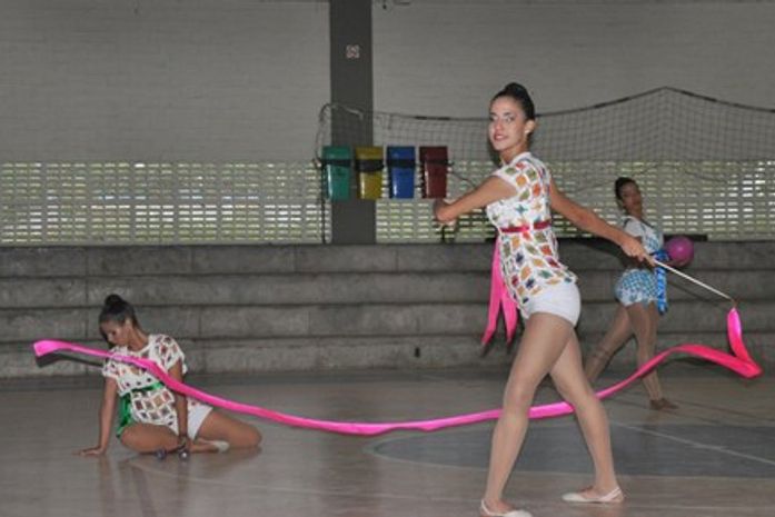 Alunas de Educação Física de Maceió apresentam Ginástica Rítmica