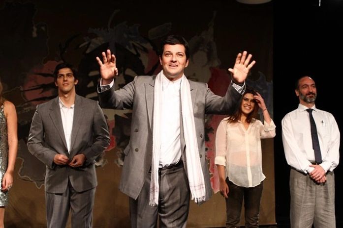 Vítimas prestam queixa de furto após peça de Marcelo Serrado, no Rio de Janeiro