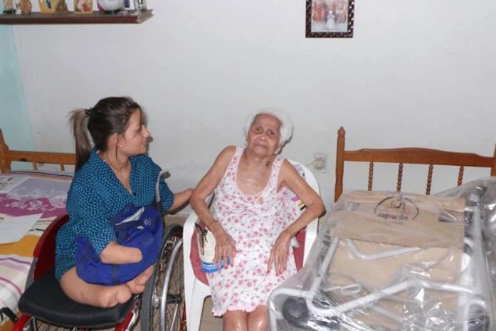 Deputada faz maratona para entrega de cadeiras de rodas