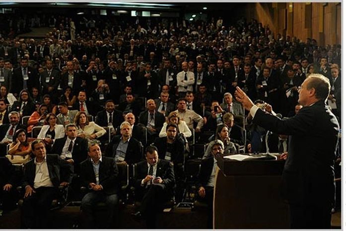 Renan instala subcomissão permanente de assuntos municipais