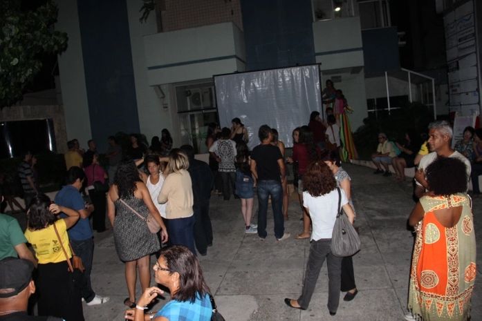 Frequentadores do Centro Cultural realizaram manifestação com atividades culturais