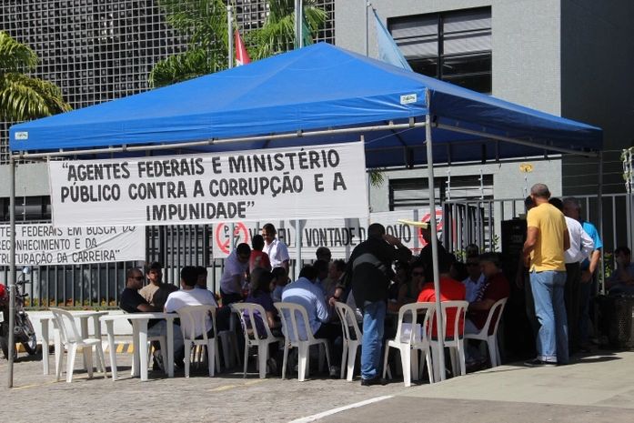 Ato público de policiais federais acontece no Jaraguá