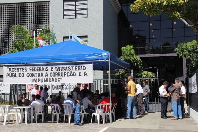 Ato público de policiais federais acontece no Jaraguá