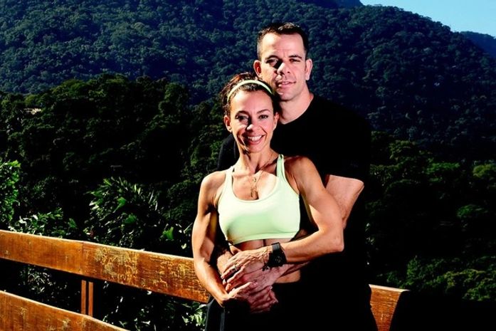 Saradíssima aos 45, Carla Marins exibe treino do marido que seca 500kcal/hora