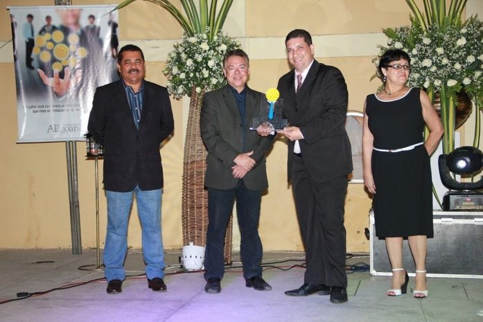Prefeito de Girau é homenageado pelo Jornal Tribuna Independente