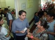 Médico João Marcelo Lira diálogando com o povo no Pam Salgadinho